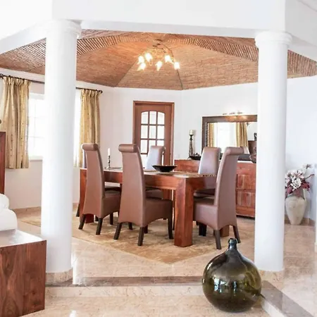 Casa Oliveira 别墅 *