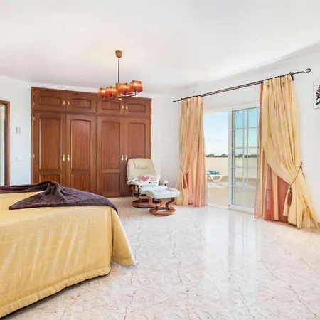 Casa Oliveira Villa *