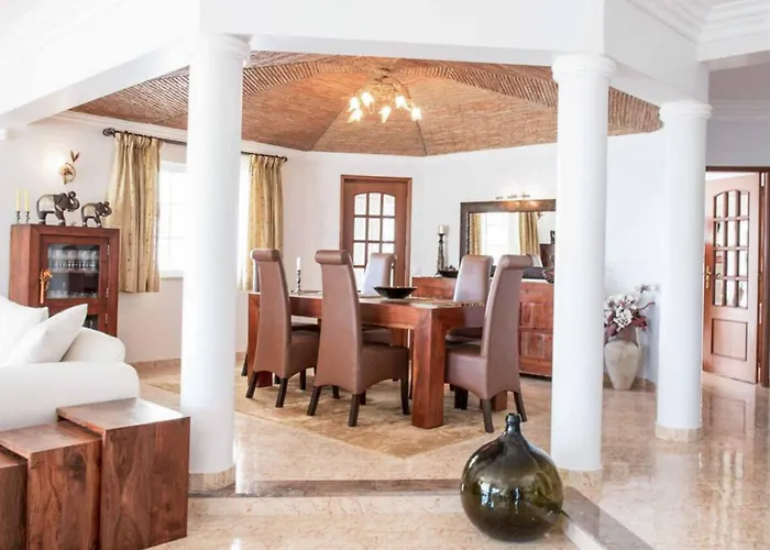 Casa Oliveira Villa *